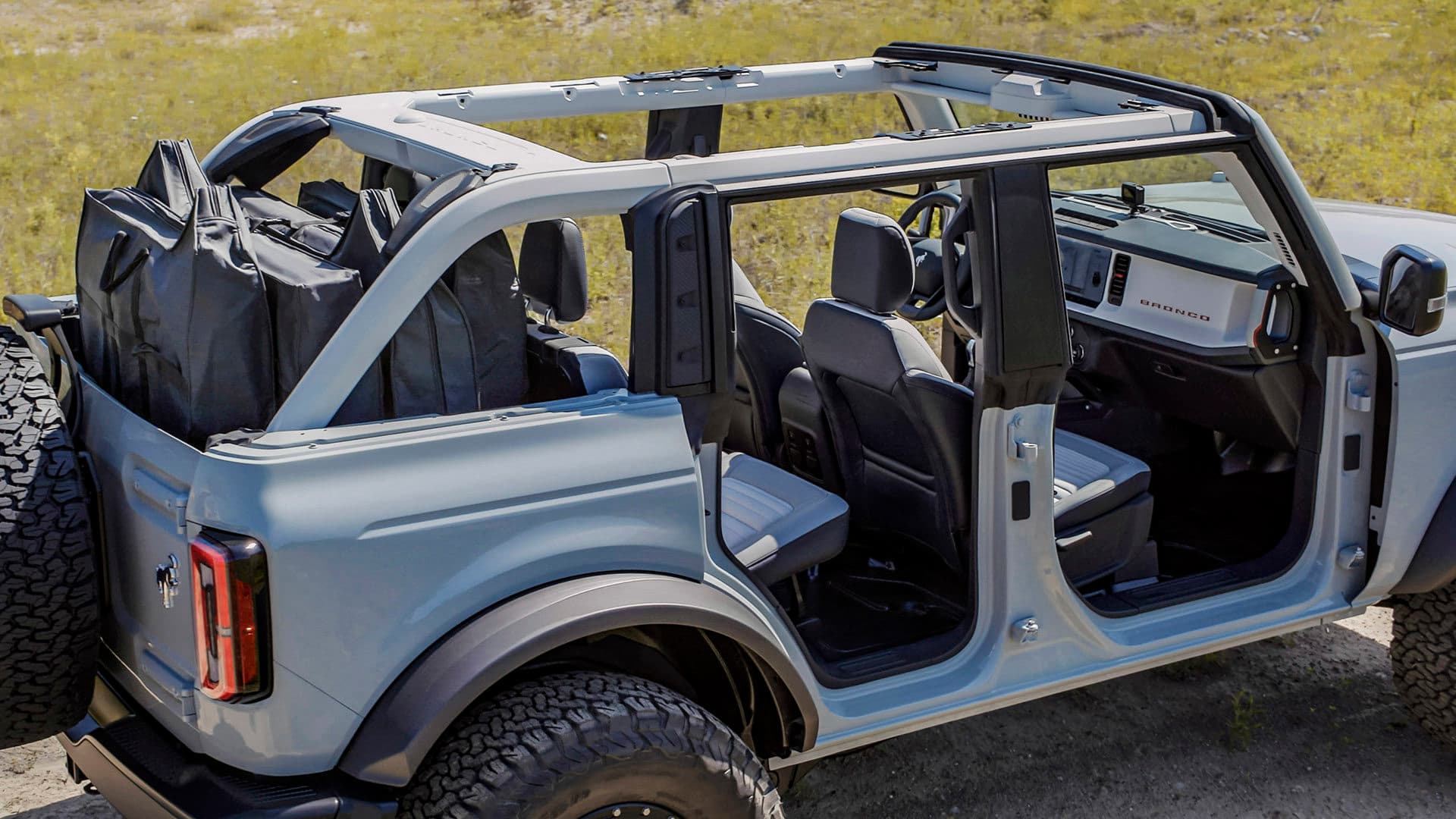 Bronco_4dr_features_13-1920x1080